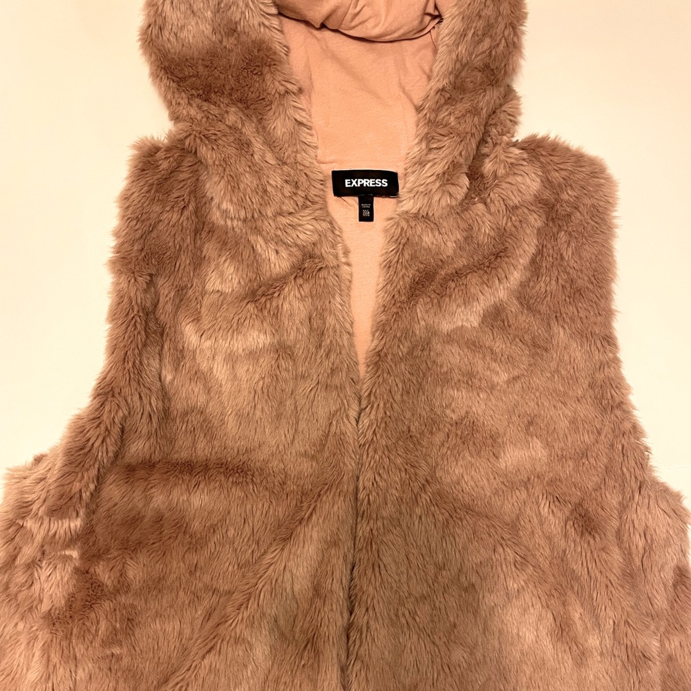 Express Faux Fur Vest in Pink Rose Women’s Size: M/L barbiecore